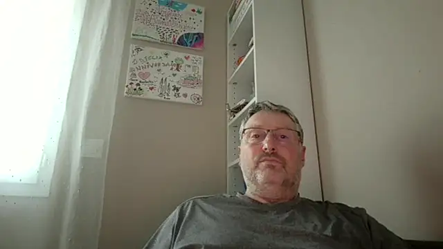 Snapshot of doudou310 chatting on 02-26-26, 05:01 doudou310 online show from 02-26-26, 05:01