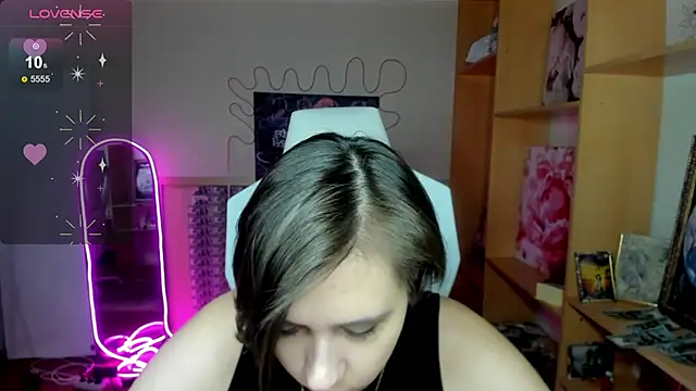 Snapshot of Scarlet_Sirenn chatting on 02-01-26, 07:18 Scarlet Sirenn online show from 02-01-26, 07:18