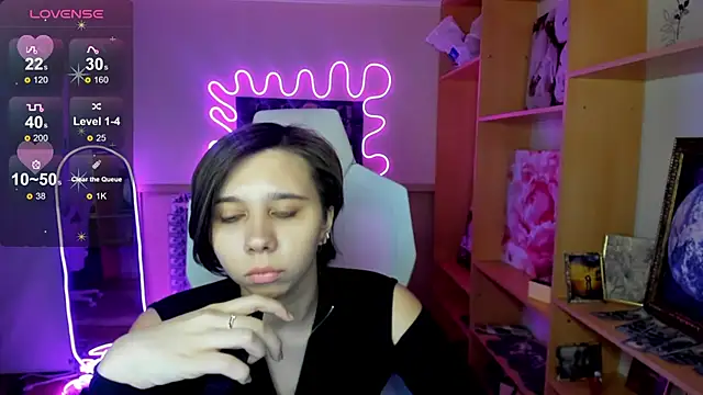 Snapshot of Scarlet_Sirenn chatting on 02-06-26, 08:29 Scarlet Sirenn online show from 02-06-26, 08:29