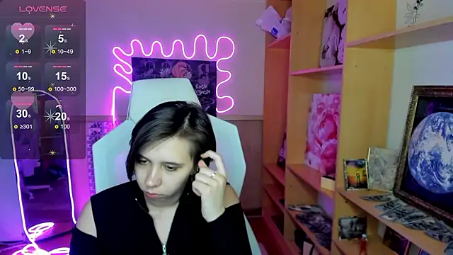 Snapshot of Scarlet_Sirenn chatting on 02-09-26, 07:23 Scarlet Sirenn online show from 02-09-26, 07:23