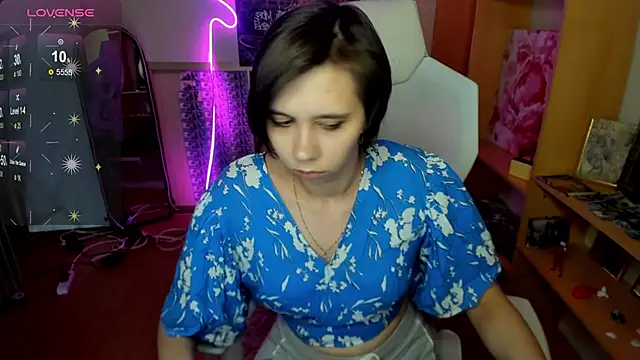 Snapshot of Scarlet_Sirenn chatting on 02-15-26, 08:13 Scarlet Sirenn online show from 02-15-26, 08:13