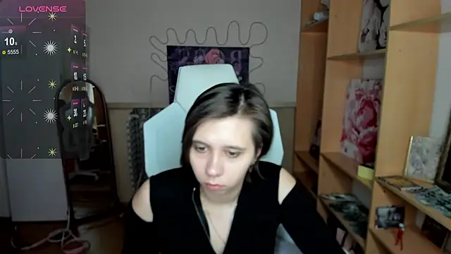 Snapshot of Scarlet_Sirenn chatting on 02-25-26, 05:17 Scarlet Sirenn online show from 02-25-26, 05:17