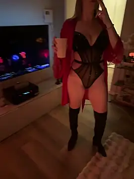 Snapshot of hottogetherNL chatting on 02-14-26, 03:03 hottogetherNL online show from 02-14-26, 03:03