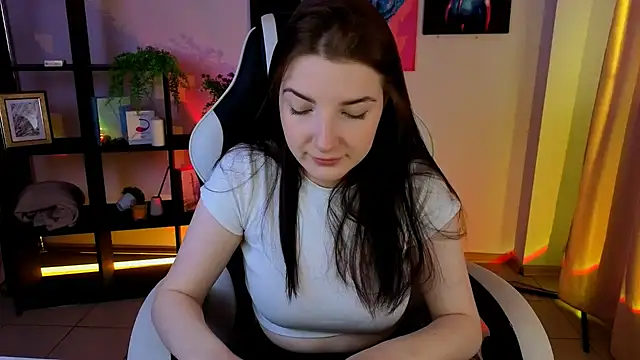 Snapshot of AliceChanel chatting on 05-17-26, 04:43 AliceChanel online show from 05-17-26, 04:43