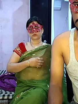 Snapshot of hotcuple7 chatting on 07-01-26, 03:45 hotcuple7 online show from 07-01-26, 03:45