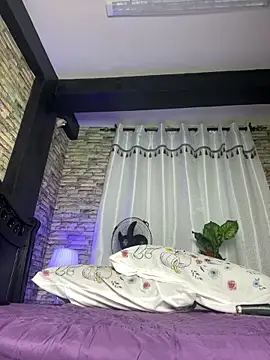 Snapshot of SluttyEll chatting on 02-01-26, 07:45 SluttyEll online show from 02-01-26, 07:45