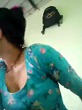 Snapshot of Miya_jaan chatting on 08-03-26, 09:37 Miya jaan online show from 08-03-26, 09:37