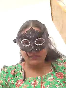 Snapshot of Tamil_Shalini12 chatting on 07-30-26, 02:10 Tamil Shalini12 online show from 07-30-26, 02:10