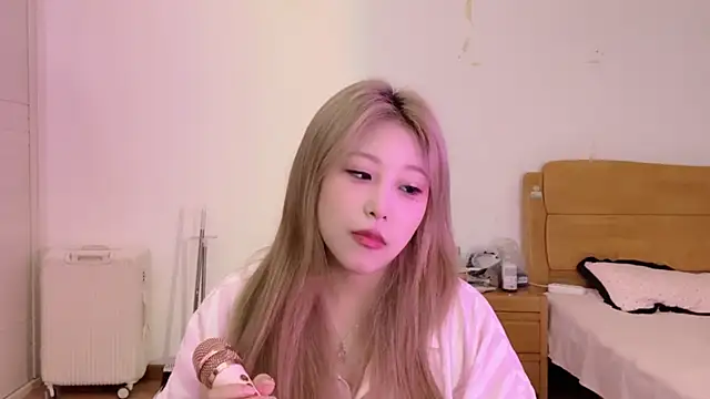 Snapshot of SM_JIAJIA_ZL chatting on 06-23-26, 12:14 SM JIAJIA ZL online show from 06-23-26, 12:14