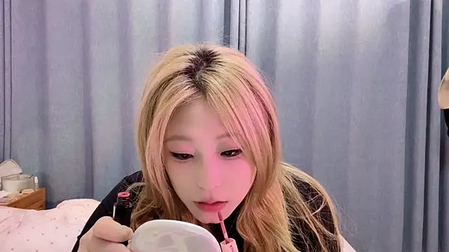 Snapshot of SM_JIAJIA_ZL chatting on 06-27-26, 11:59 SM JIAJIA ZL online show from 06-27-26, 11:59