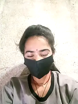 Snapshot of Sunali_Bendre chatting on 02-27-26, 02:50 Sunali Bendre online show from 02-27-26, 02:50