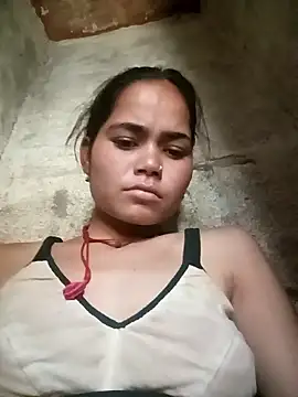 Snapshot of Sunali_Bendre chatting on 04-28-26, 05:01 Sunali Bendre online show from 04-28-26, 05:01