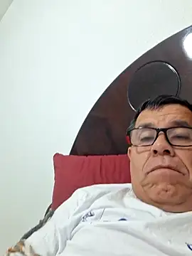 Snapshot of eros3442 chatting on 02-25-26, 02:10 eros3442 online show from 02-25-26, 02:10