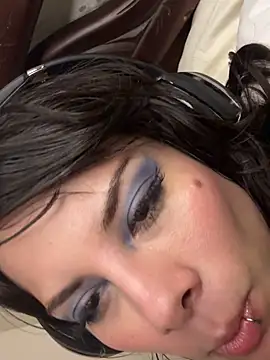 Isalove99 online show from 02-09-26, 05:33