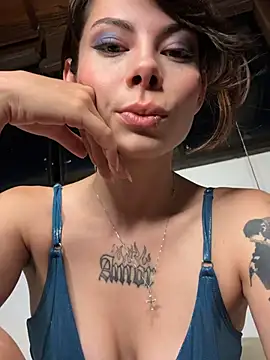 Isalove99 online show from 04-12-26, 11:43