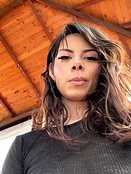 Snapshot of Isalove99 chatting on 05-18-26, 06:47 Isalove99 online show from 05-18-26, 06:47