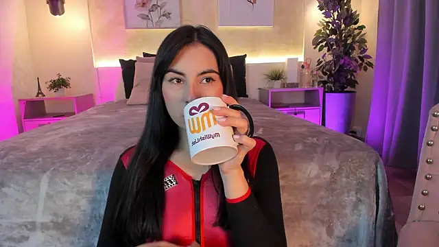 IsabellaSweet   online show from 03-06-26, 03:47