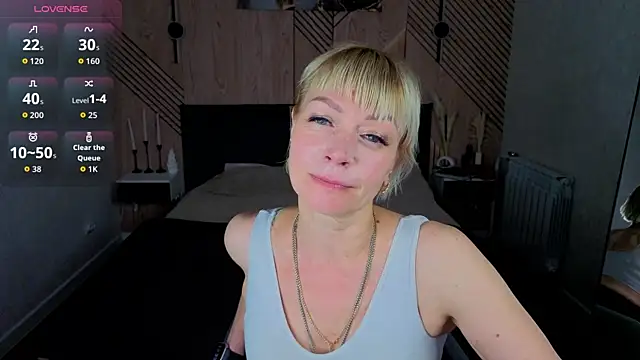 Snapshot of Ann_Annise chatting on 07-06-26, 08:33 Ann Annise online show from 07-06-26, 08:33