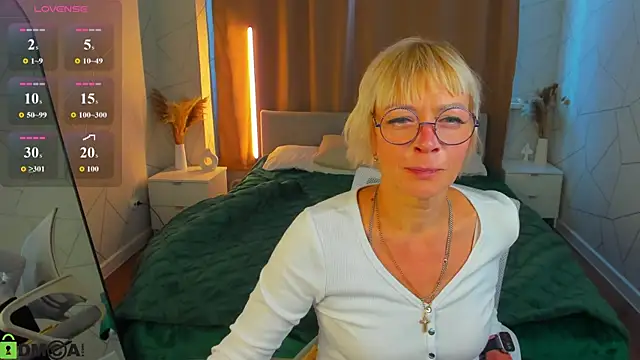 Snapshot of Ann_Annise chatting on 07-13-26, 12:57 Ann Annise online show from 07-13-26, 12:57