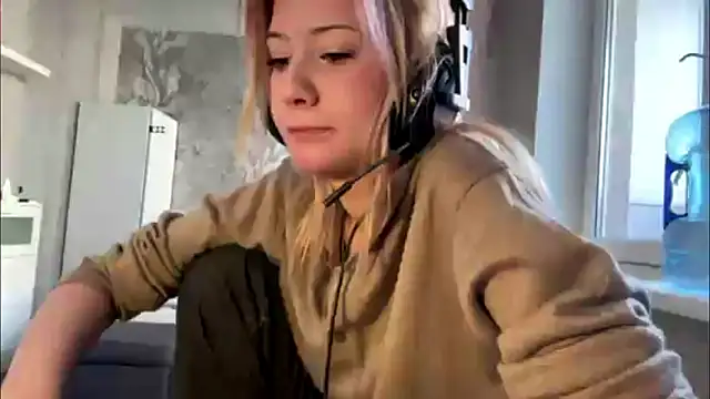 LadyFoxLove online show from 02-10-26, 12:09