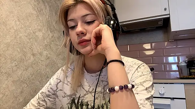 LadyFoxLove online show from 02-22-26, 10:47