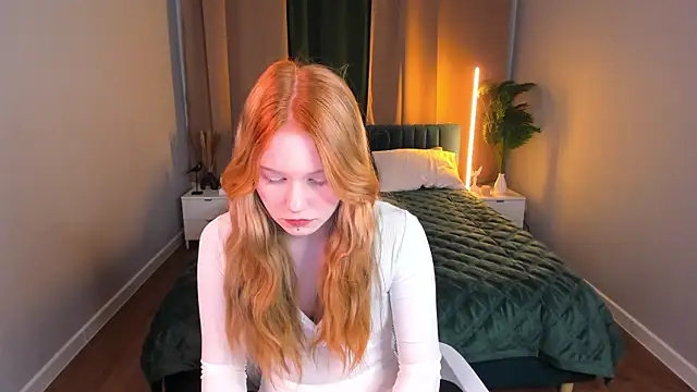 Julia Anis online show from 02-13-26, 01:01