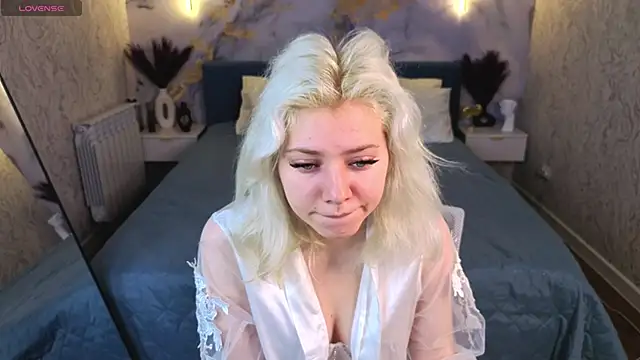 Snapshot of Kate_Krose chatting on 03-02-26, 01:08 Kate Krose online show from 03-02-26, 01:08