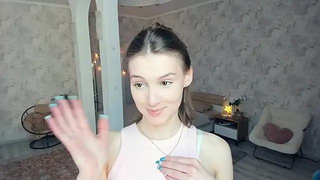 LianneBynon online show from 05-24-26, 07:13