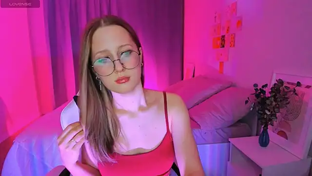 Snapshot of Vega_Taylor chatting on 02-28-26, 03:51 Vega Taylor online show from 02-28-26, 03:51