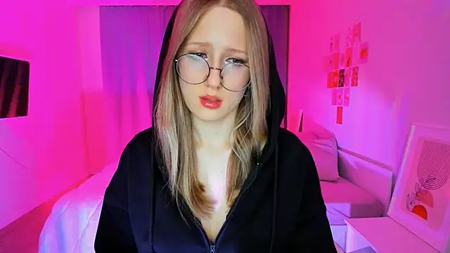 Snapshot of Vega_Taylor chatting on 03-03-26, 03:45 Vega Taylor online show from 03-03-26, 03:45