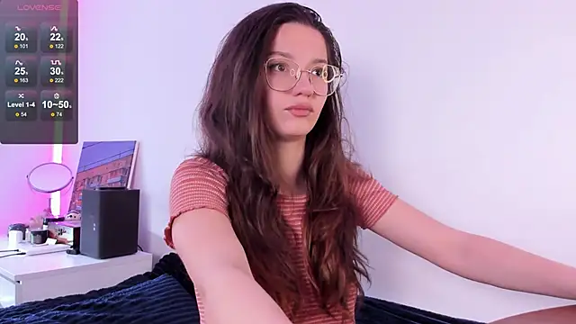 miabellee  online show from 06-12-26, 06:45