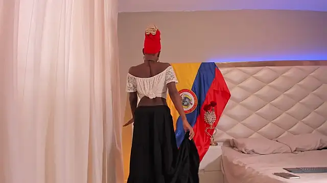 Snapshot of EvelynDivine chatting on 02-07-26, 01:04 EvelynDivine online show from 02-07-26, 01:04