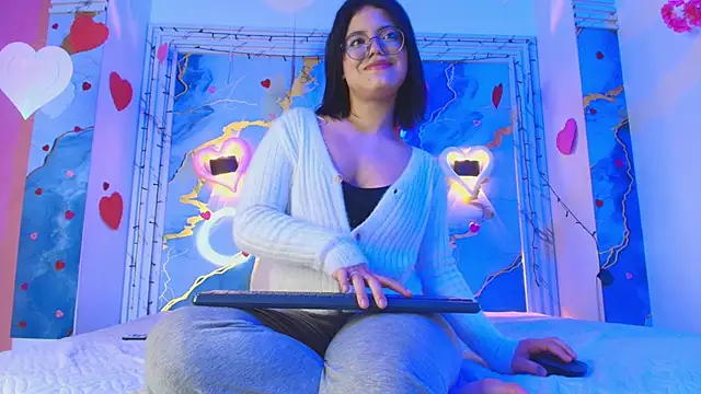 Snapshot of Eleanor_rigby5 chatting on 02-11-26, 03:11 Eleanor rigby5 online show from 02-11-26, 03:11