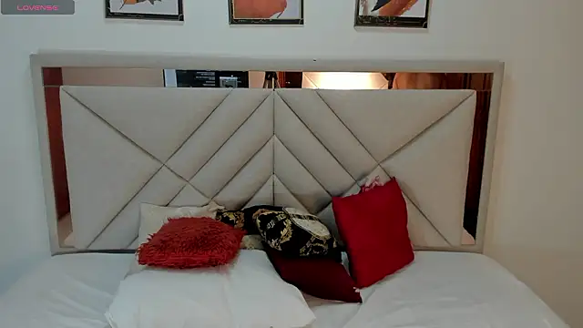 Snapshot of AmberQueen1 chatting on 02-03-26, 12:10 AmberQueen1 online show from 02-03-26, 12:10