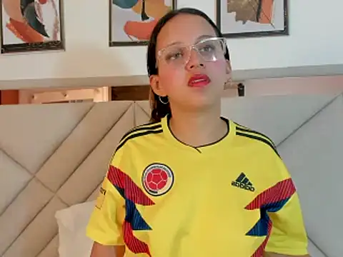 Snapshot of AmberQueen1 chatting on 02-07-26, 12:20 AmberQueen1 online show from 02-07-26, 12:20