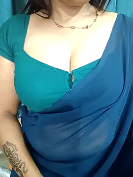 Snapshot of priya__sexxyy chatting on 02-12-26, 02:06 priya sexxyy online show from 02-12-26, 02:06