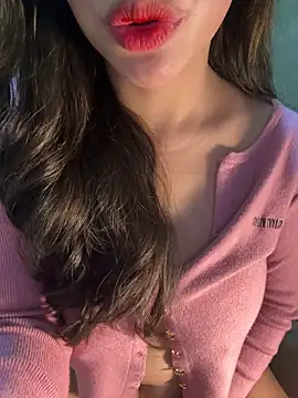 QuynhAnh 2k1 online show from 02-06-26, 07:02