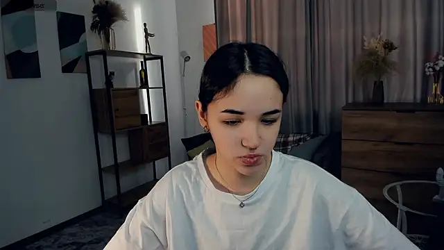 AvantgardAlone online show from 02-08-26, 09:45