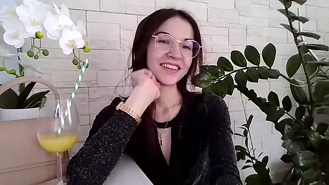 Snapshot of JuliaLovely chatting on 02-19-26, 02:46 JuliaLovely online show from 02-19-26, 02:46
