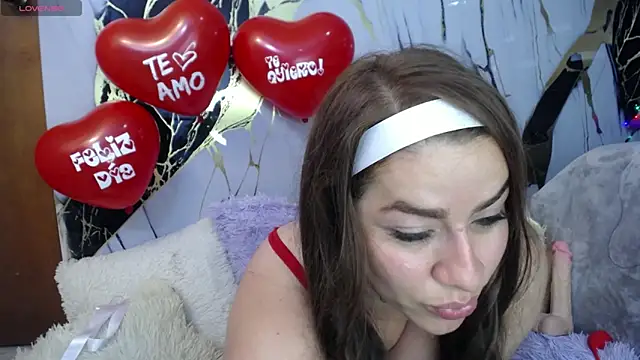 Snapshot of Alison-mar chatting on 02-14-26, 07:54 Alison-mar online show from 02-14-26, 07:54