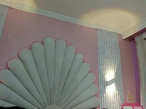 Snapshot of Kateemos chatting on 02-13-26, 01:40 Kateemos online show from 02-13-26, 01:40