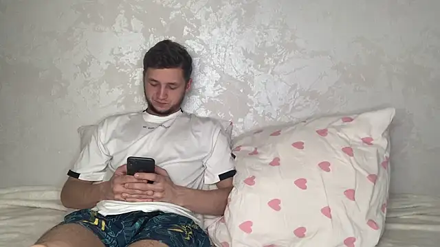 MoonBabyCouple online show from 05-08-26, 07:03