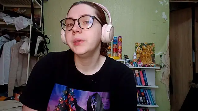 Snapshot of VannessaDillenbeck chatting on 03-03-26, 06:41 VannessaDillenbeck online show from 03-03-26, 06:41