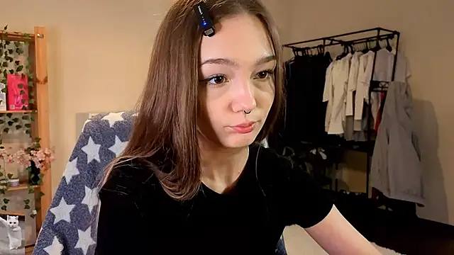 Snapshot of HoneyComfy chatting on 04-03-26, 02:15 HoneyComfy online show from 04-03-26, 02:15