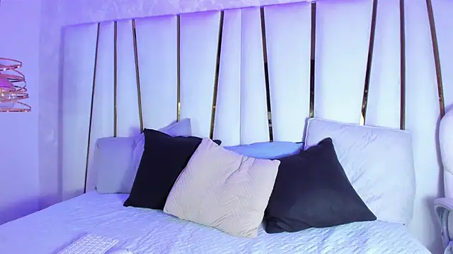 SofiaGlow  online show from 02-12-26, 03:01