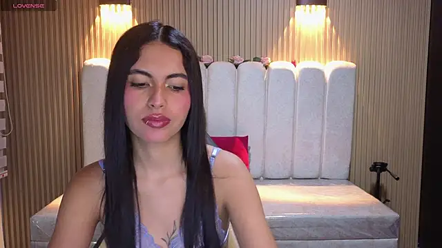 Perla lovely  online show from 04-18-26, 12:09