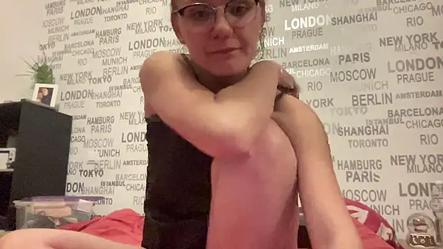 Snapshot of Ninafrisson chatting on 02-05-26, 10:47 Ninafrisson online show from 02-05-26, 10:47