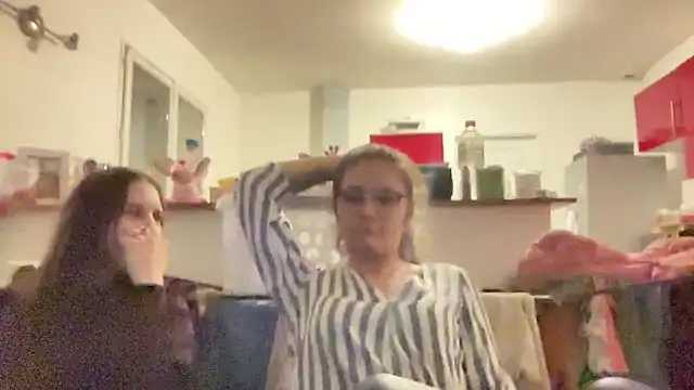 Snapshot of Ninafrisson chatting on 02-15-26, 11:01 Ninafrisson online show from 02-15-26, 11:01