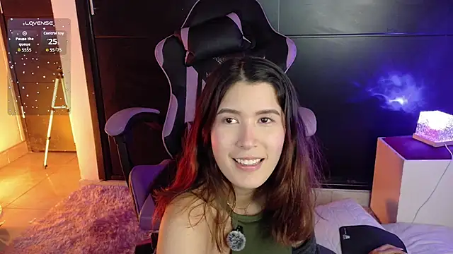 Snapshot of emicute_ chatting on 02-03-26, 02:53 emicute online show from 02-03-26, 02:53