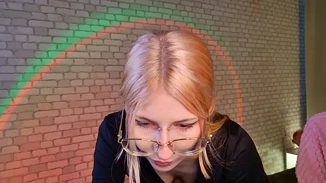 Snapshot of alicedews chatting on 02-17-26, 02:13 alicedews online show from 02-17-26, 02:13